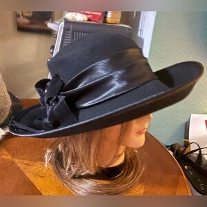 Forbusite Black wool hat with bow detail-O/S mint!